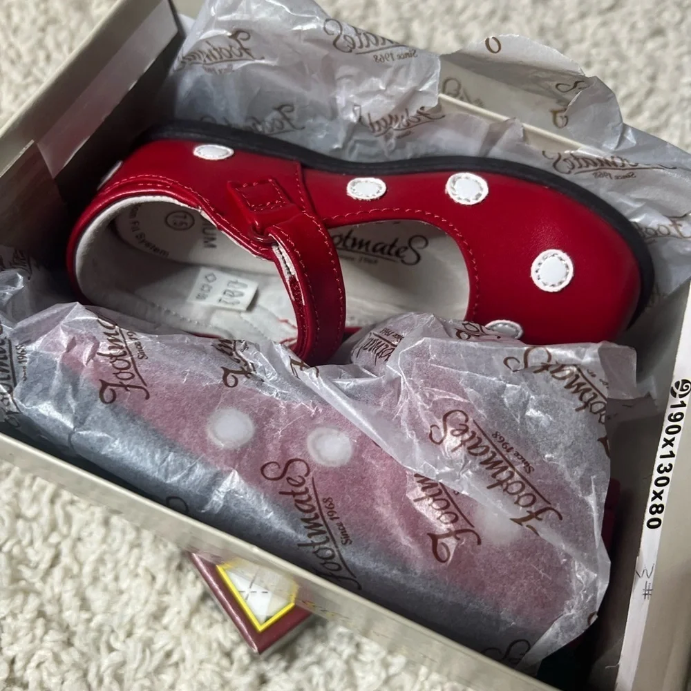 FOOTMATES RED/WHITE MARY JANE STYLE SHOE SIZE 7.5 M/W NIB